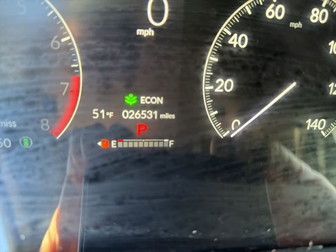 Certified 2024 Honda HR-V Sport image 2