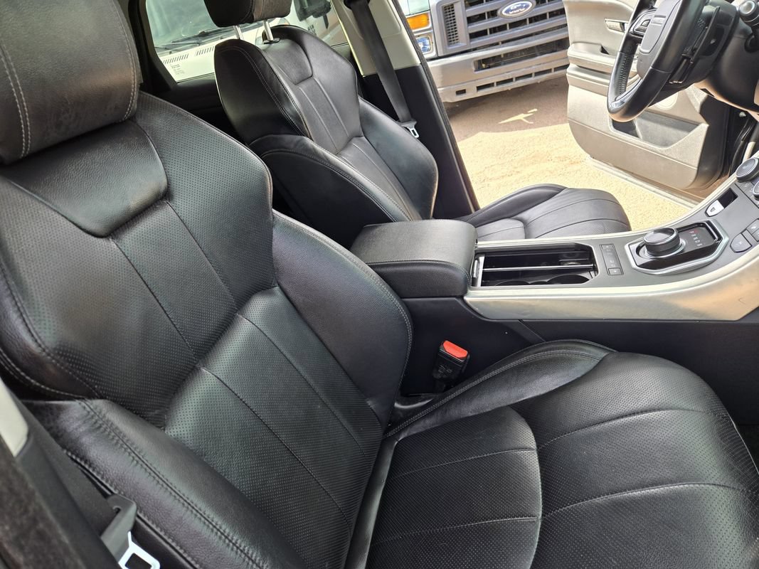 Used 2017 Land Rover Range Rover Evoque SE AWD/4WD image 32