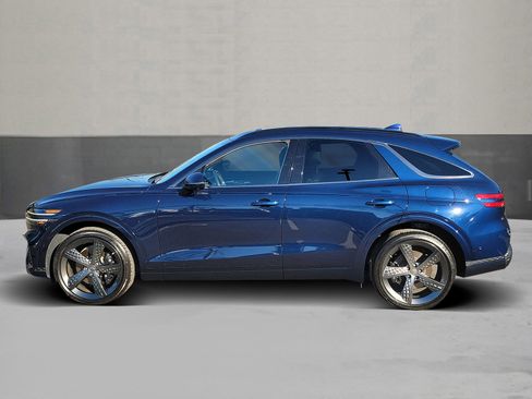 Certified 2023 Genesis GV70 2.5T w/ Sport Prestige Package image 3