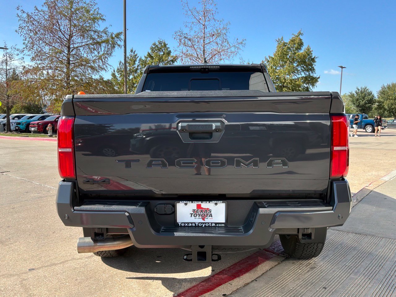 Used 2024 Toyota Tacoma TRD Off-Road w/ TRD Off Road Premium Package AWD/4WD image 7
