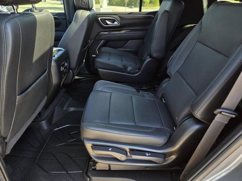Used 2022 Chevrolet Tahoe Z71 w/ Luxury Package AWD/4WD image 32