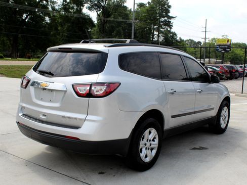 Used 2014 Chevrolet Traverse LS image 26