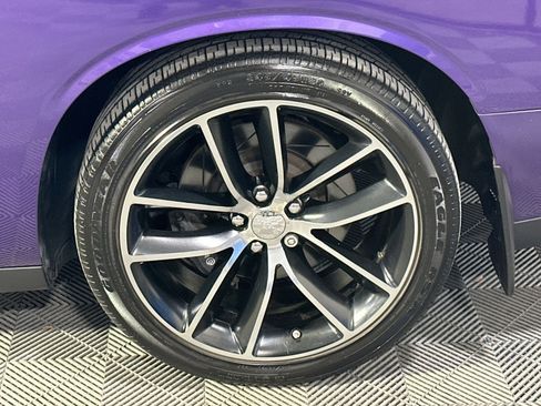 Used 2016 Dodge Challenger R/T Scat Pack w/ Leather Interior Group image 12