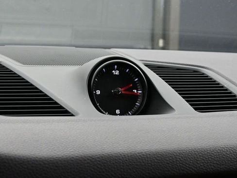 Certified 2023 Porsche Cayenne Platinum Edition image 12