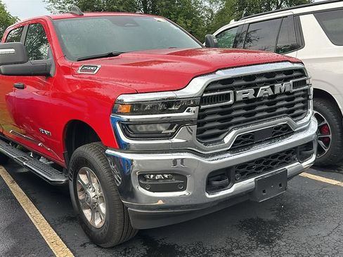 Used 2026 RAM 2500 Big Horn AWD/4WD image 2
