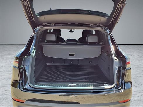 Used 2023 Porsche Cayenne image 19