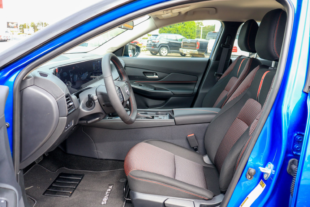 New 2027 Nissan Sentra SR w/ SR All Weather Package FWD image 7