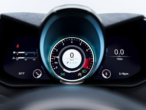 Used 2023 Aston Martin V8 Vantage Roadster image 61