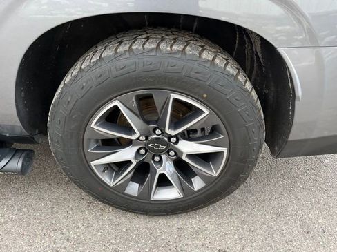 Used 2022 Chevrolet Suburban Z71 w/ Off-Road Capability Package image 24