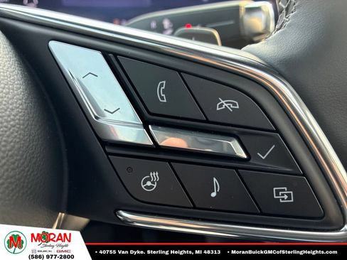 Used 2025 Buick Enclave Sport Touring w/ Power Package FWD image 19