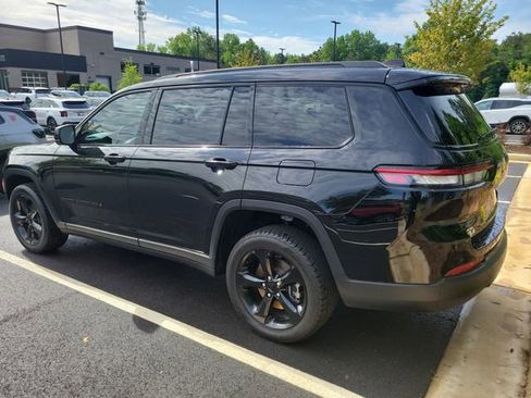 Used 2023 Jeep Grand Cherokee L Limited w/ Black Appearance Package RWD image 6