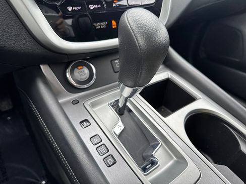 Used 2019 Nissan Murano S image 43