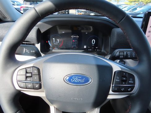 New 2026 Ford Explorer Active w/ Active Comfort Package image 9