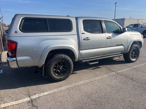 Used 2022 Toyota Tacoma SR5 image 4