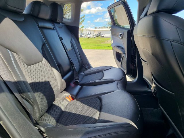 Used 2022 Jeep Compass Latitude AWD/4WD image 22