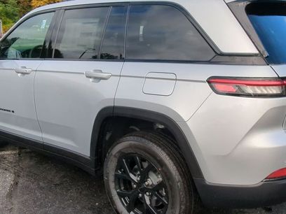 New 2025 Jeep Grand Cherokee Laredo