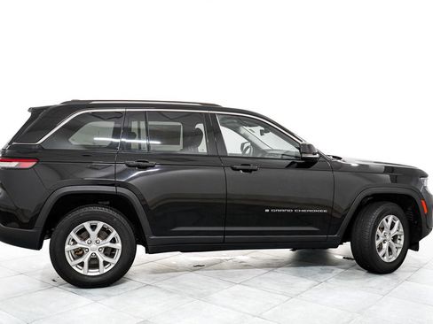 Used 2023 Jeep Grand Cherokee Limited AWD/4WD image 7