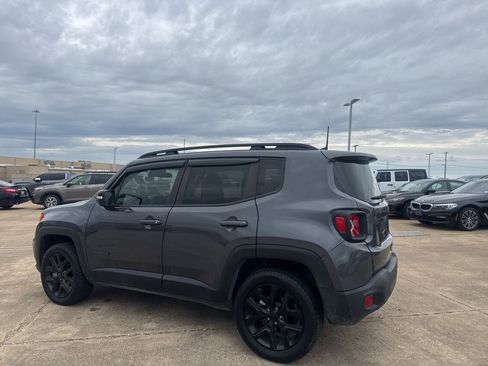 Used 2023 Jeep Renegade Altitude AWD/4WD image 12