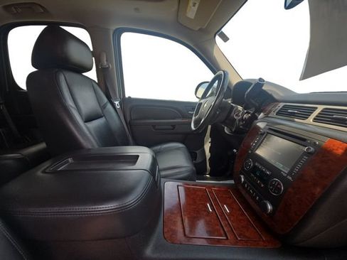 Used 2014 Chevrolet Tahoe LTZ AWD/4WD image 16