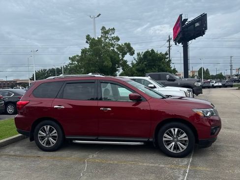 Used 2020 Nissan Pathfinder SL FWD image 4