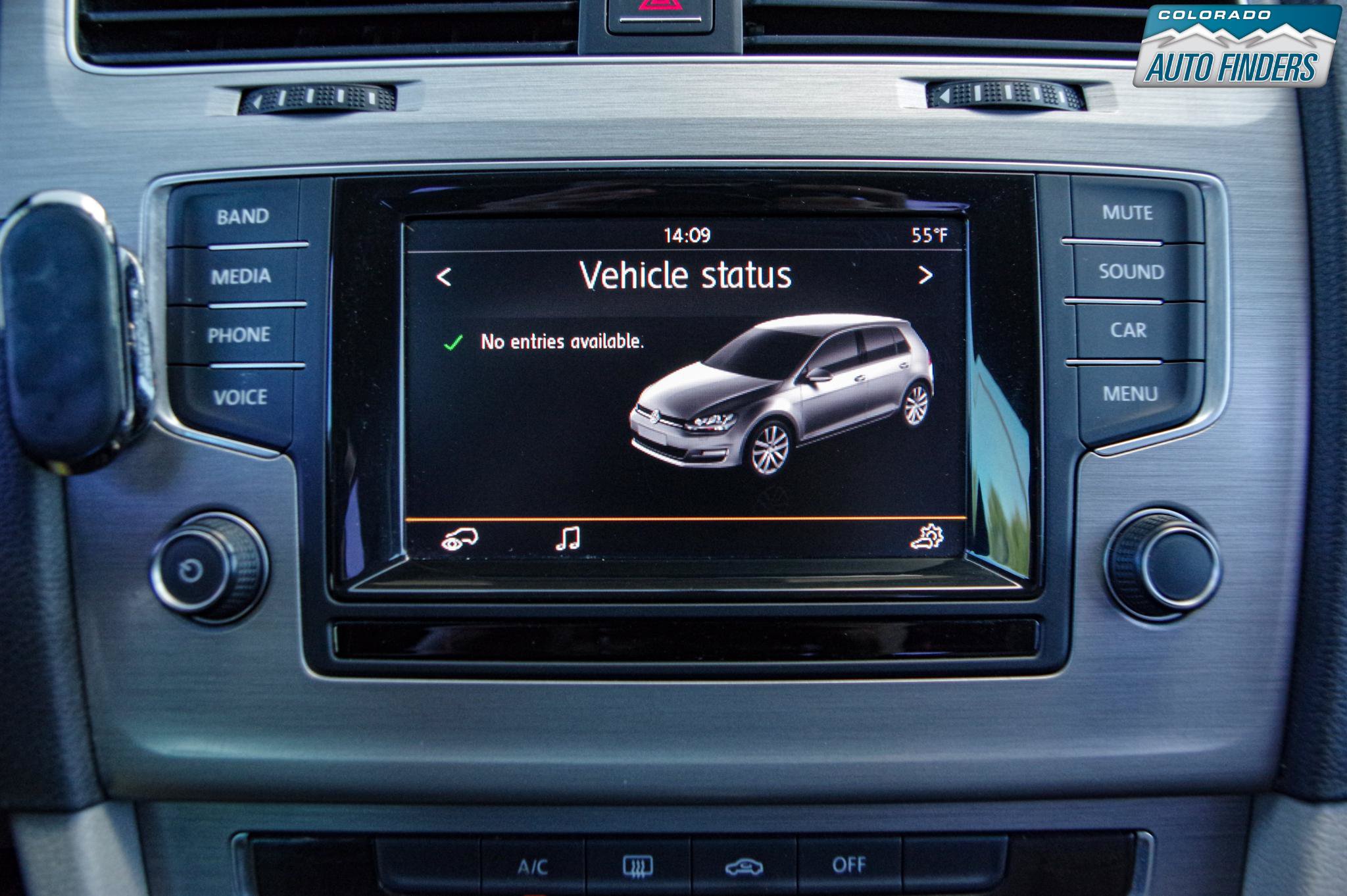 Used 2015 Volkswagen Golf S FWD image 19