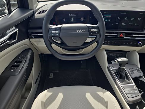 New 2026 Kia Sportage EX FWD image 14