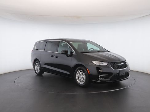 New 2026 Chrysler Pacifica Select FWD image 34