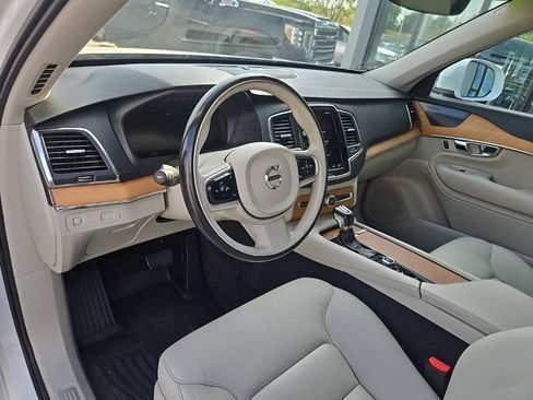 Used 2021 Volvo XC90 T6 Momentum image 37
