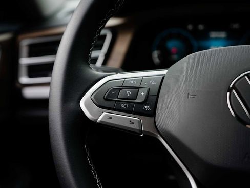 New 2025 Volkswagen Atlas SE image 18