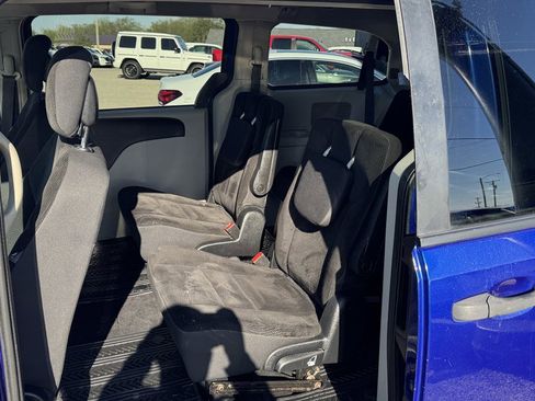 Used 2019 Dodge Grand Caravan SE w/ Mopar Premium Addition Group image 20