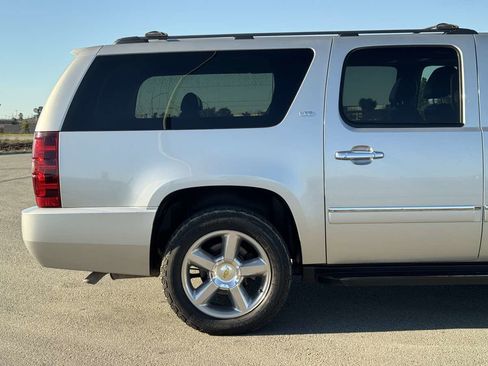 Used 2013 Chevrolet Suburban LTZ image 9