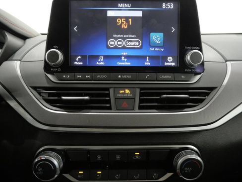 Used 2024 Nissan Altima 2.5 SR FWD image 19
