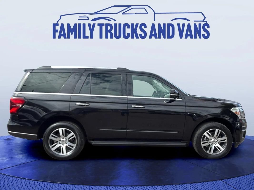 Used 2024 Ford Expedition Limited AWD/4WD image 6