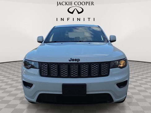 Used 2020 Jeep Grand Cherokee Altitude AWD/4WD image 2