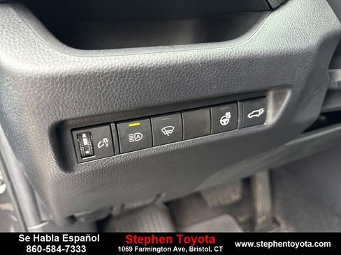 Used 2022 Toyota RAV4 XLE image 17