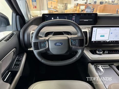Certified 2025 Ford Expedition Active RWD image 17