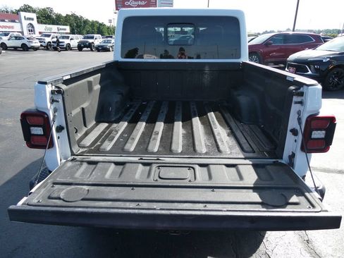 Used 2021 Jeep Gladiator Overland w/ Popular Equipment Package AWD/4WD image 16