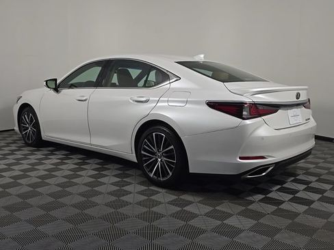 Used 2024 Lexus ES 350 w/ Premium Package FWD image 3
