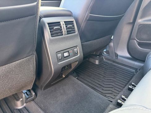 Used 2024 Mitsubishi Outlander SEL image 25