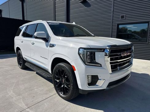 Used 2023 GMC Yukon SLT w/ SLT Premium Package image 9