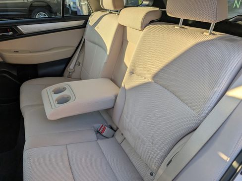 Used 2019 Subaru Outback 2.5i Premium image 8