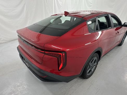 New 2025 Kia K4 LXS image 3