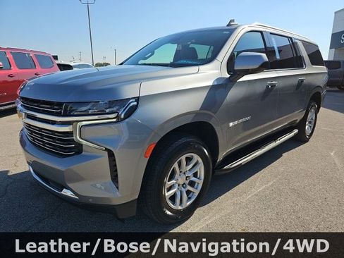 Used 2023 Chevrolet Suburban LT image 3