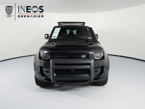 Used 2024 Land Rover Defender 90 X-Dynamic SE AWD/4WD image 2