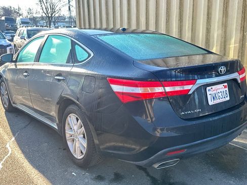 Used 2015 Toyota Avalon image 3