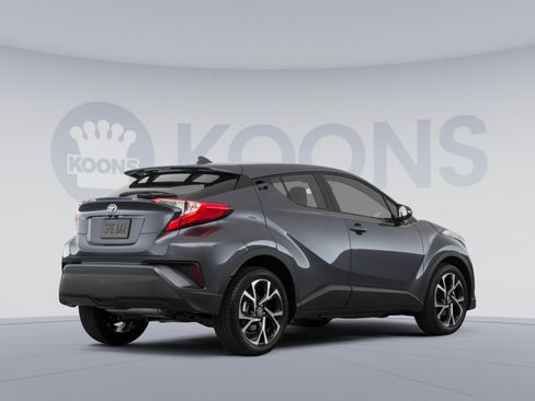 Used 2019 Toyota C-HR XLE FWD image 4