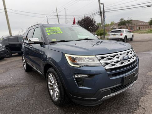 Used 2019 Ford Explorer XLT w/ Equipment Group 202A AWD/4WD image 5