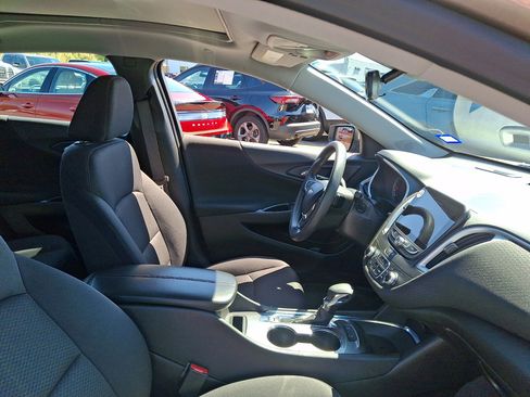 Used 2024 Chevrolet Malibu LT FWD image 12