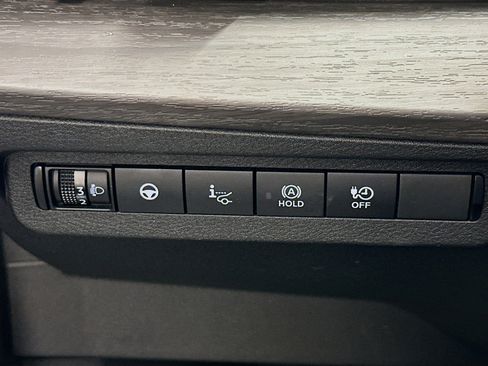 Used 2024 Nissan Ariya AWD image 17