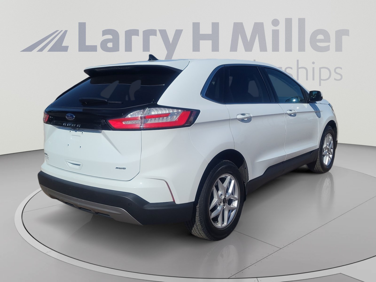 Used 2024 Ford Edge SEL AWD/4WD image 5